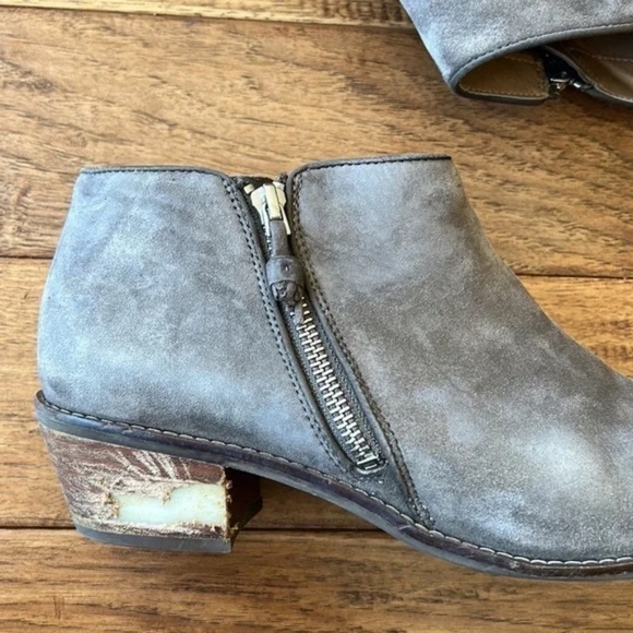 Vionic Serena Ankle Boot Booties in Greige Kid Suede Leather Size 9.5 - Picture 5 of 14